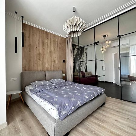 Sea Symphony 3-Bedrooms Lux Apartment Odesa Exterior photo