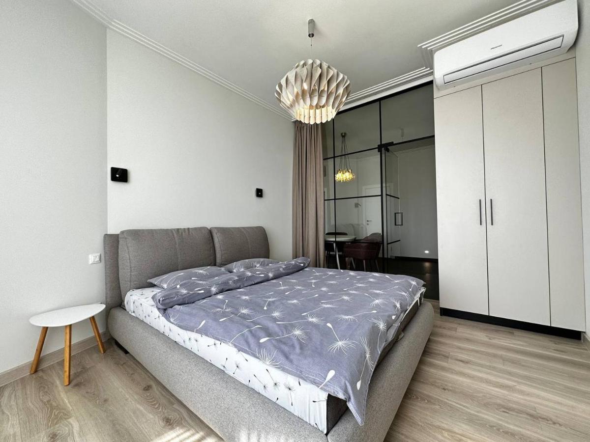 Sea Symphony 3-Bedrooms Lux Apartment Odesa Exterior photo
