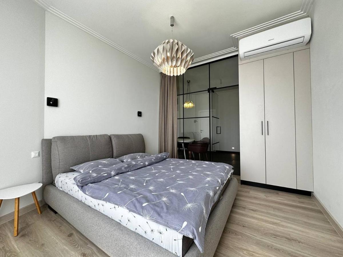 Sea Symphony 3-Bedrooms Lux Apartment Odesa Exterior photo