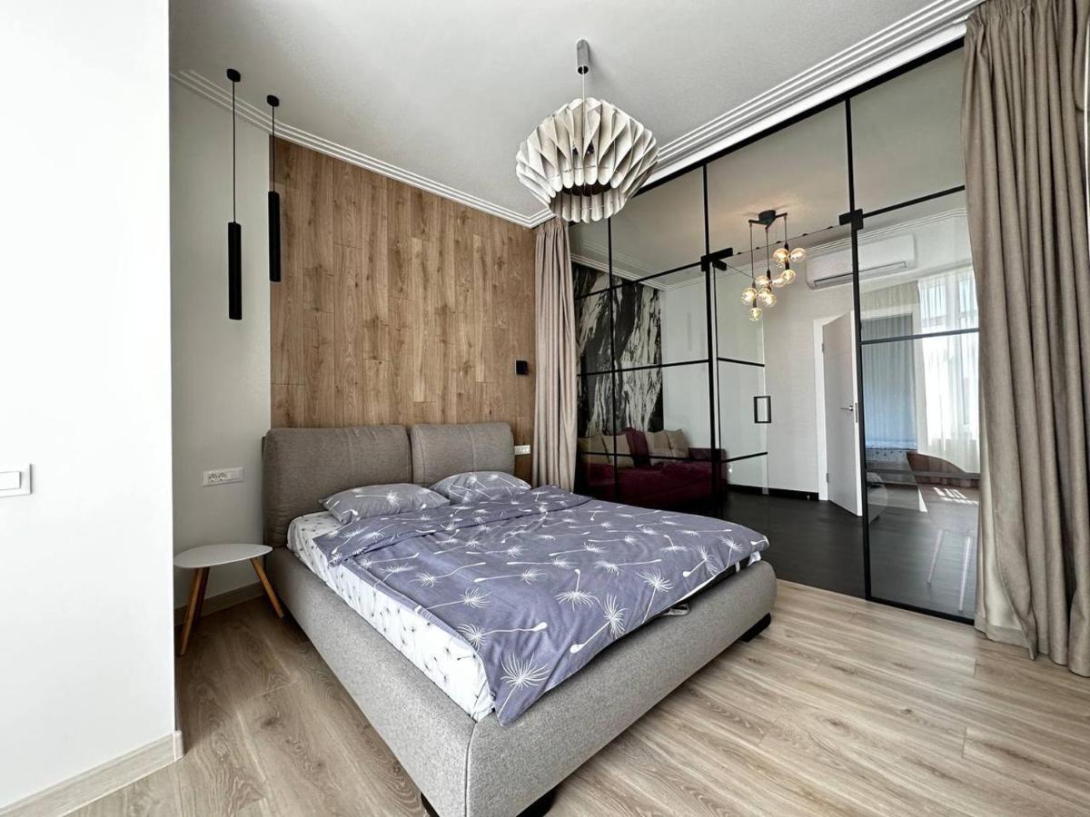 Sea Symphony 3-Bedrooms Lux Apartment Odesa Exterior photo